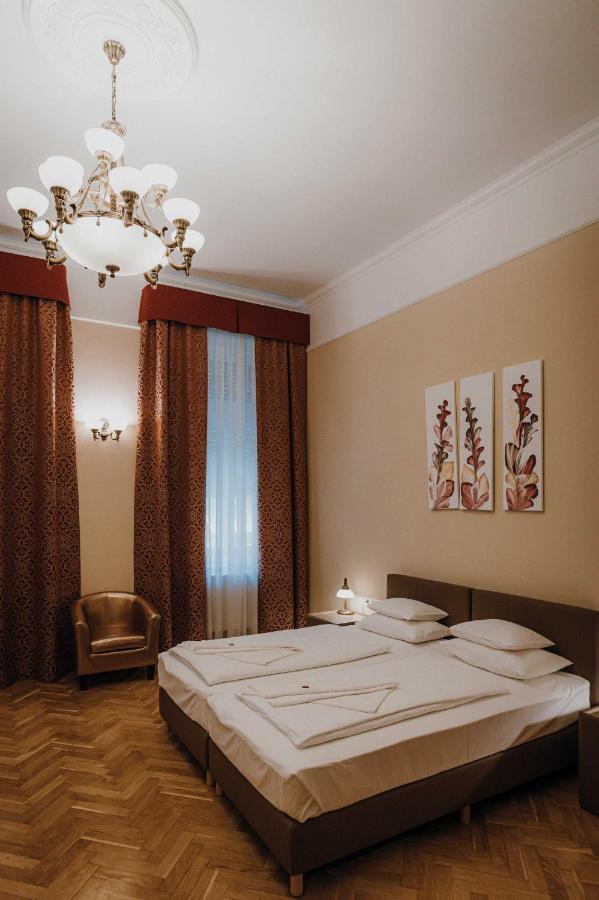 Dozsa Apartman Seghedin Exterior foto