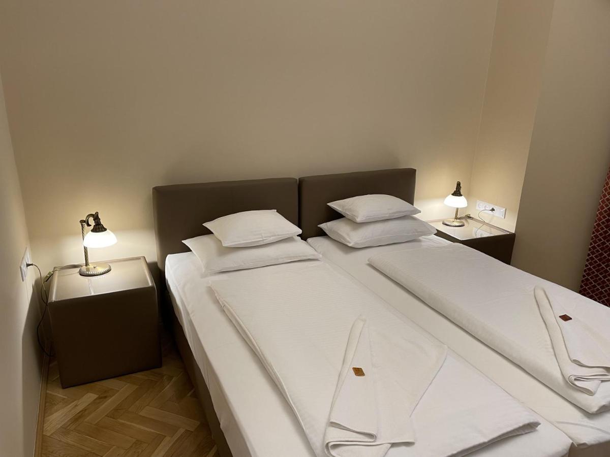 Dozsa Apartman Seghedin Exterior foto
