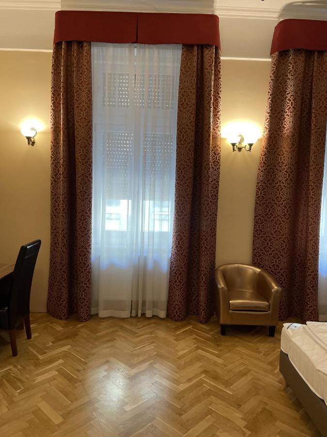 Dozsa Apartman Seghedin Exterior foto
