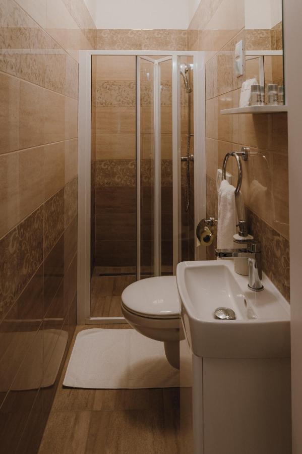 Dozsa Apartman Seghedin Exterior foto