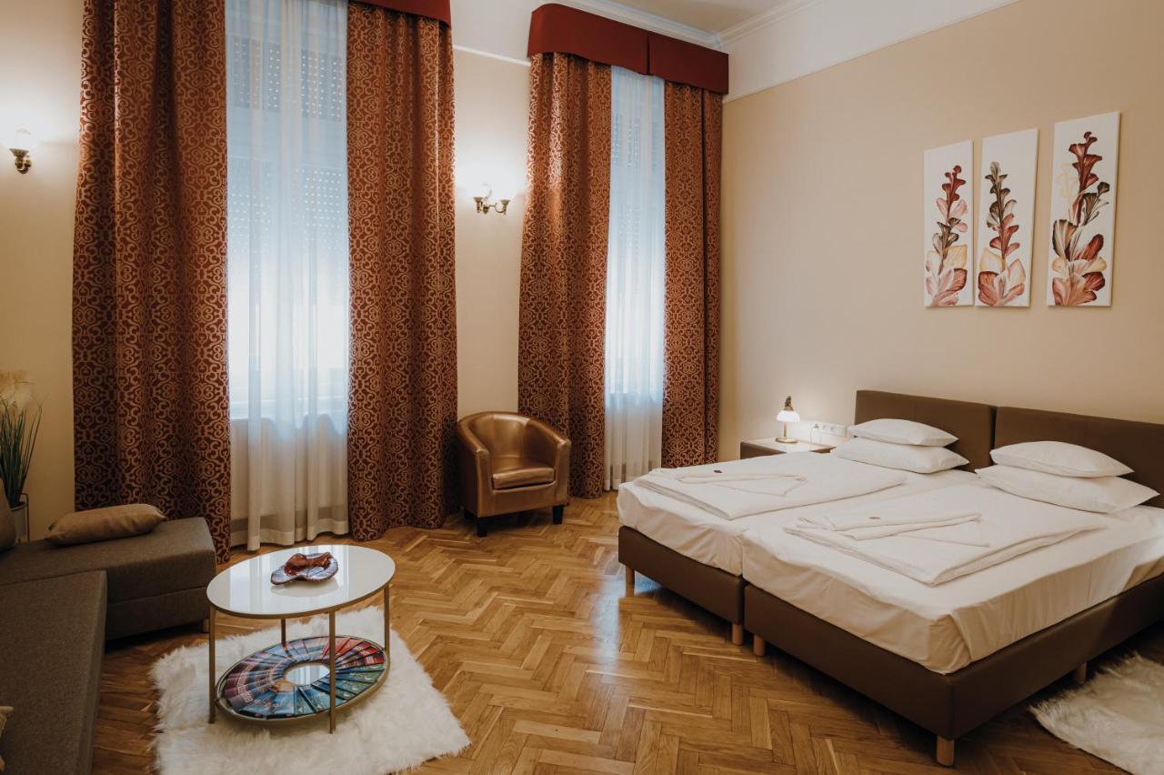 Dozsa Apartman Seghedin Exterior foto