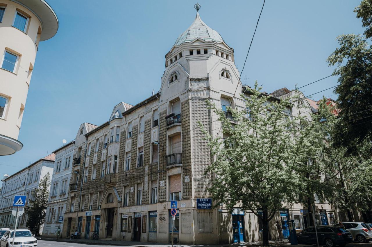 Dozsa Apartman Seghedin Exterior foto