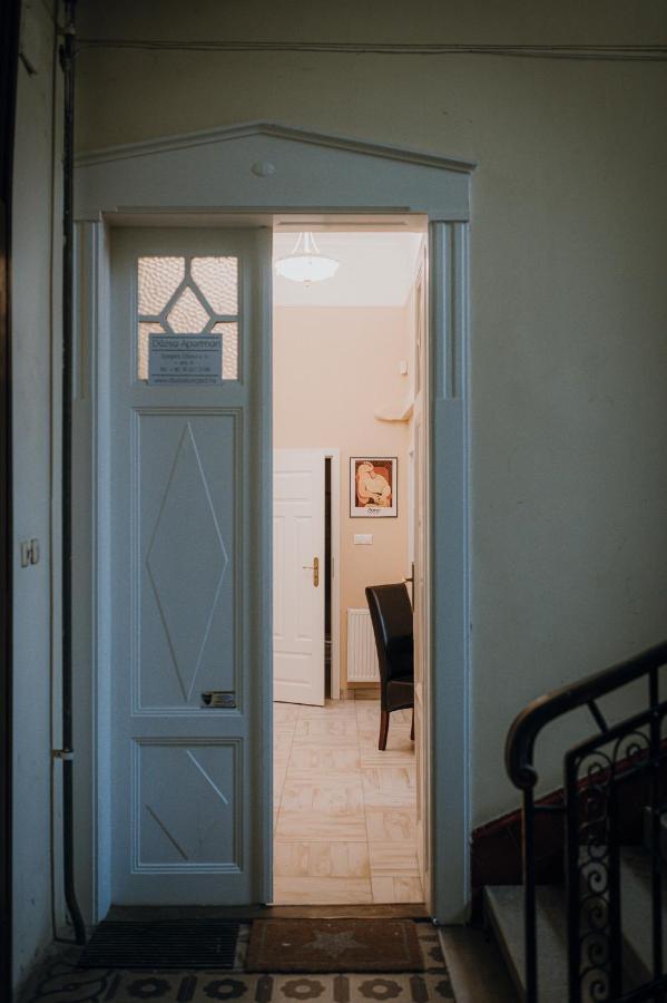 Dozsa Apartman Seghedin Exterior foto