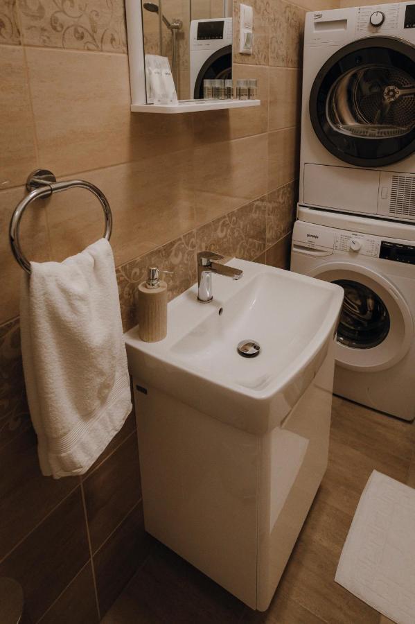 Dozsa Apartman Seghedin Exterior foto