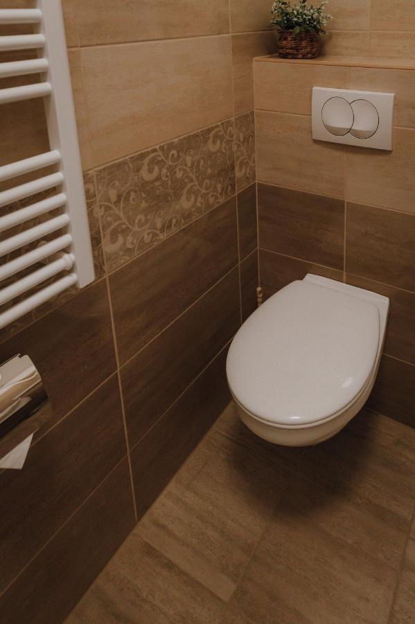 Dozsa Apartman Seghedin Exterior foto