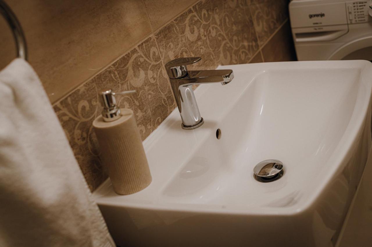 Dozsa Apartman Seghedin Exterior foto
